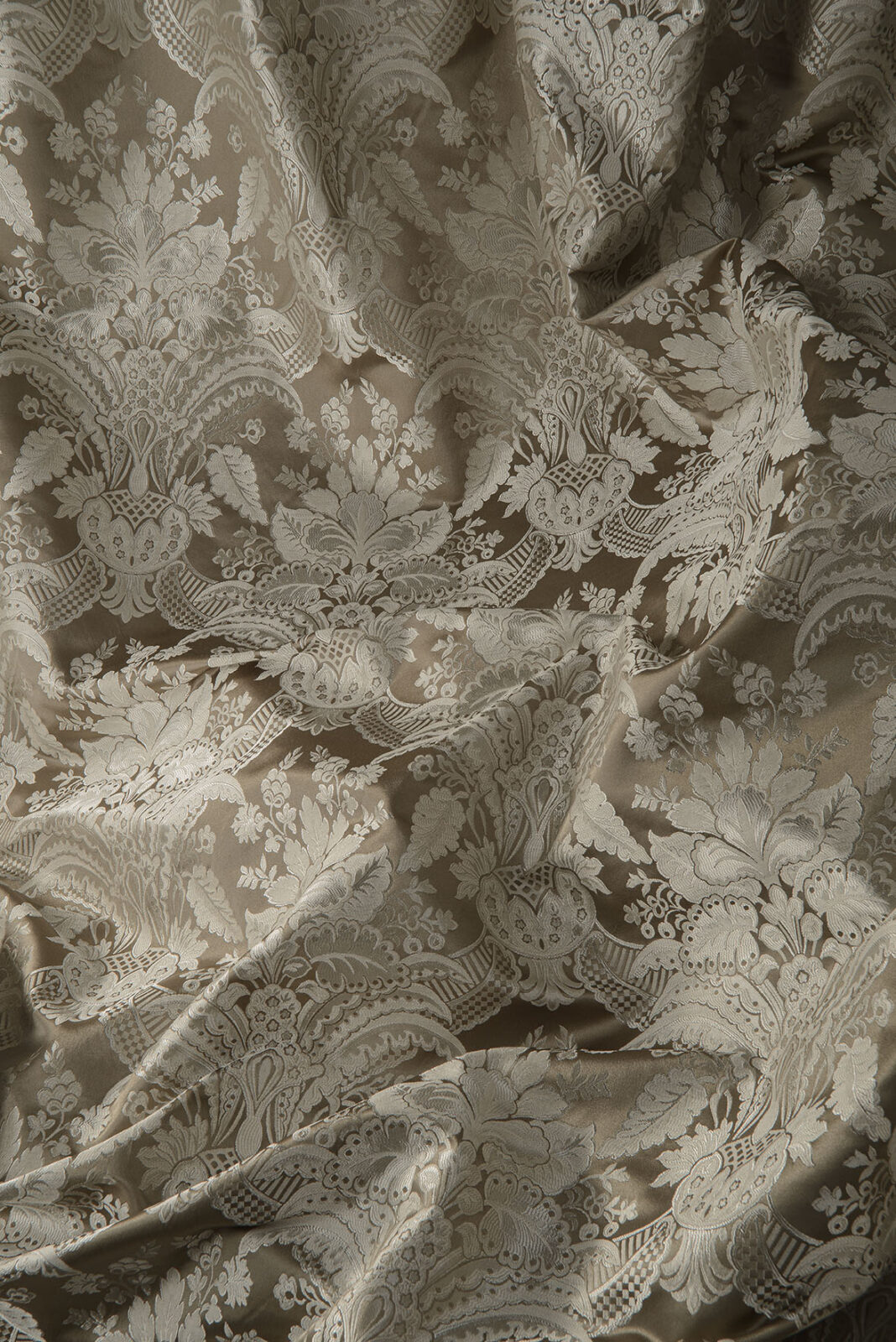 Imperial Collection Main Design fabric image 00FUS view 4
