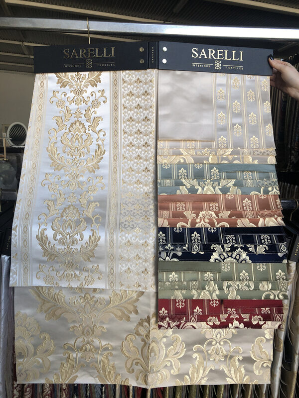 Sarelli Classic Chateau fabric hanger
