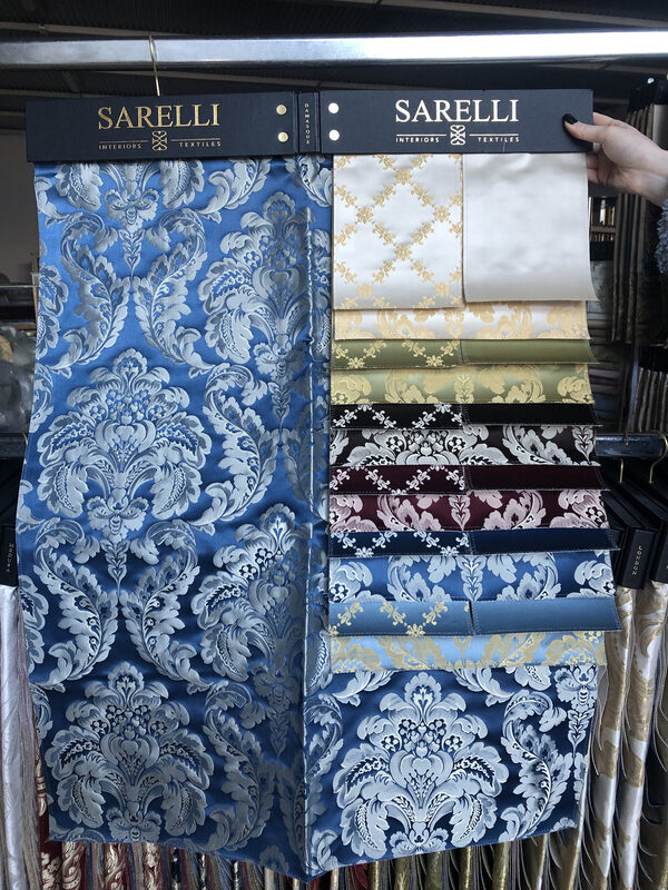 Sarelli Classic Damasque fabric hanger