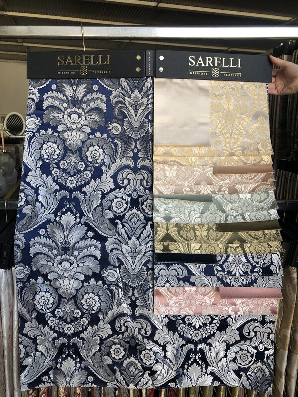 Sarelli Classic Dorchester fabric hanger