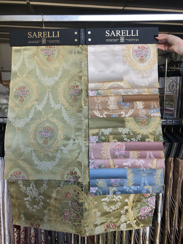 Sarelli Classic Sissy fabric hanger