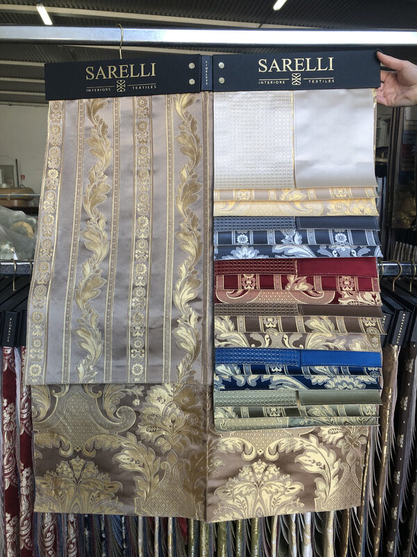 Sarelli Classic Timeless fabric hanger