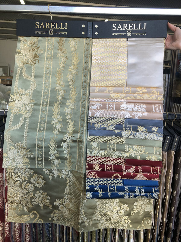 Sarelli Classic Venice fabric hanger