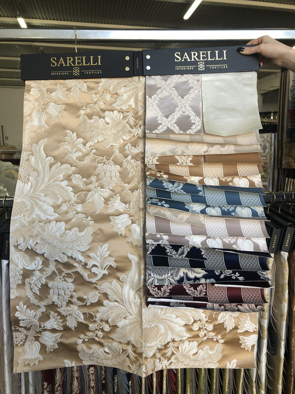 Sarelli Classic Vogue fabric hanger