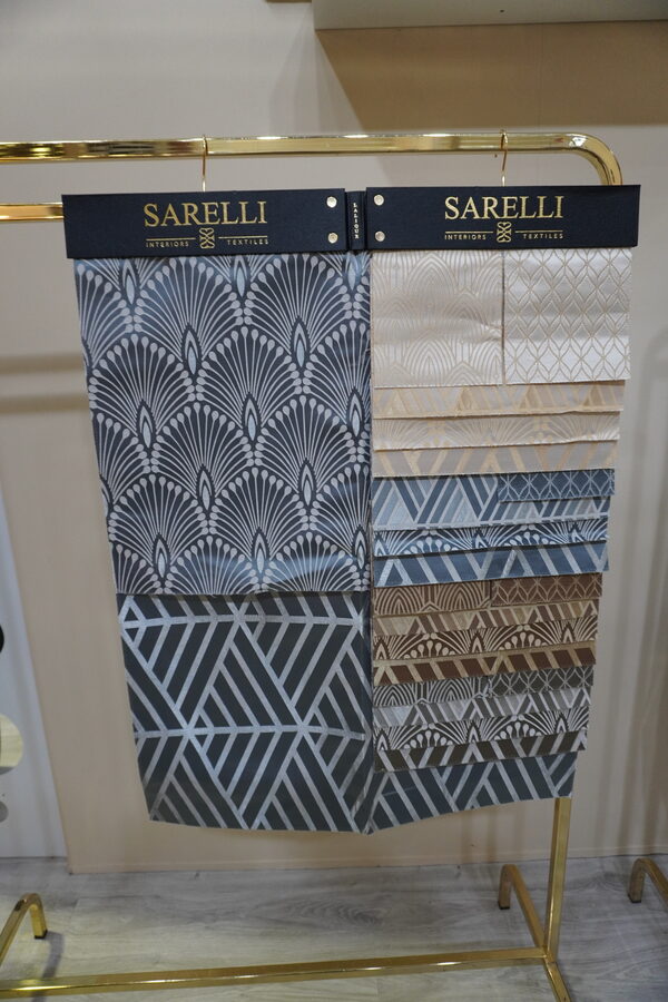Sarelli Contemporary Lalique fabric hanger