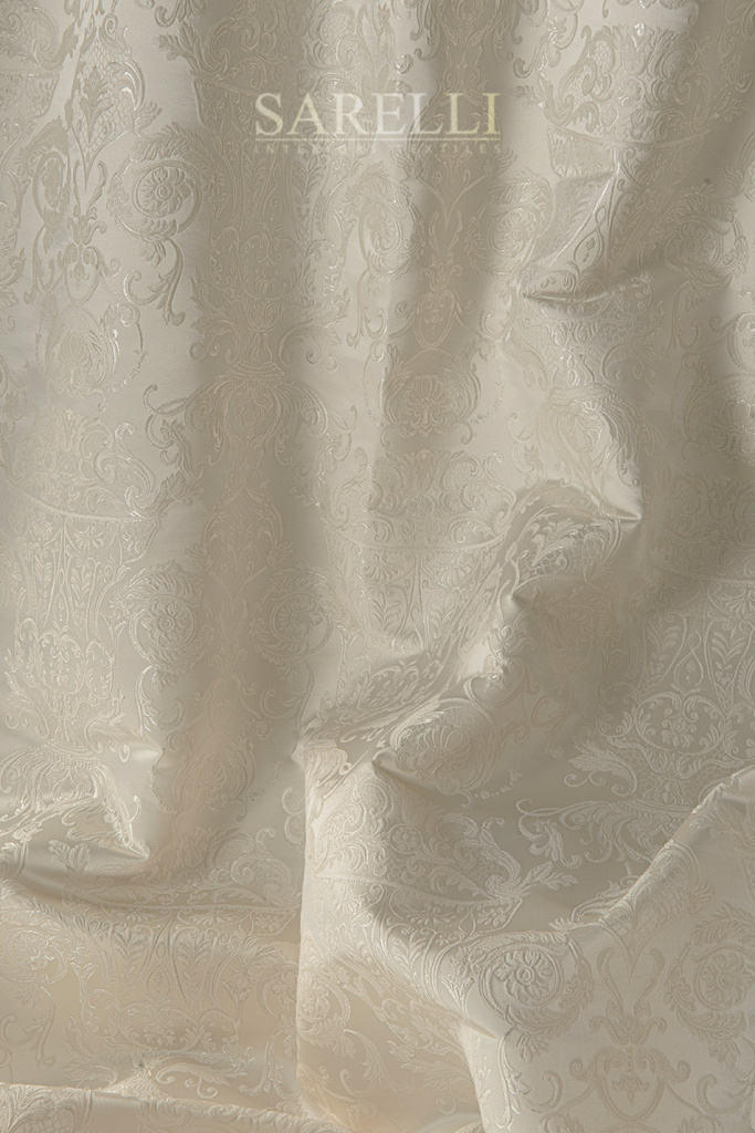 Canuts Main Antique White Silver
