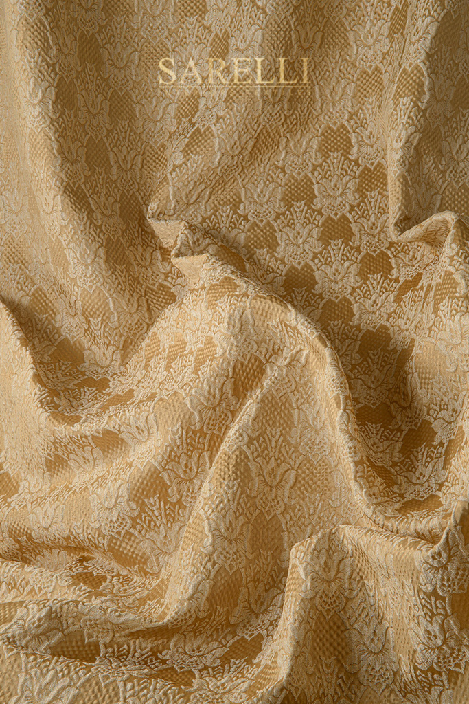 Carrara Flower Gold