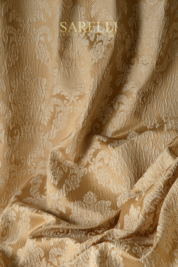 Carrara Main Gold