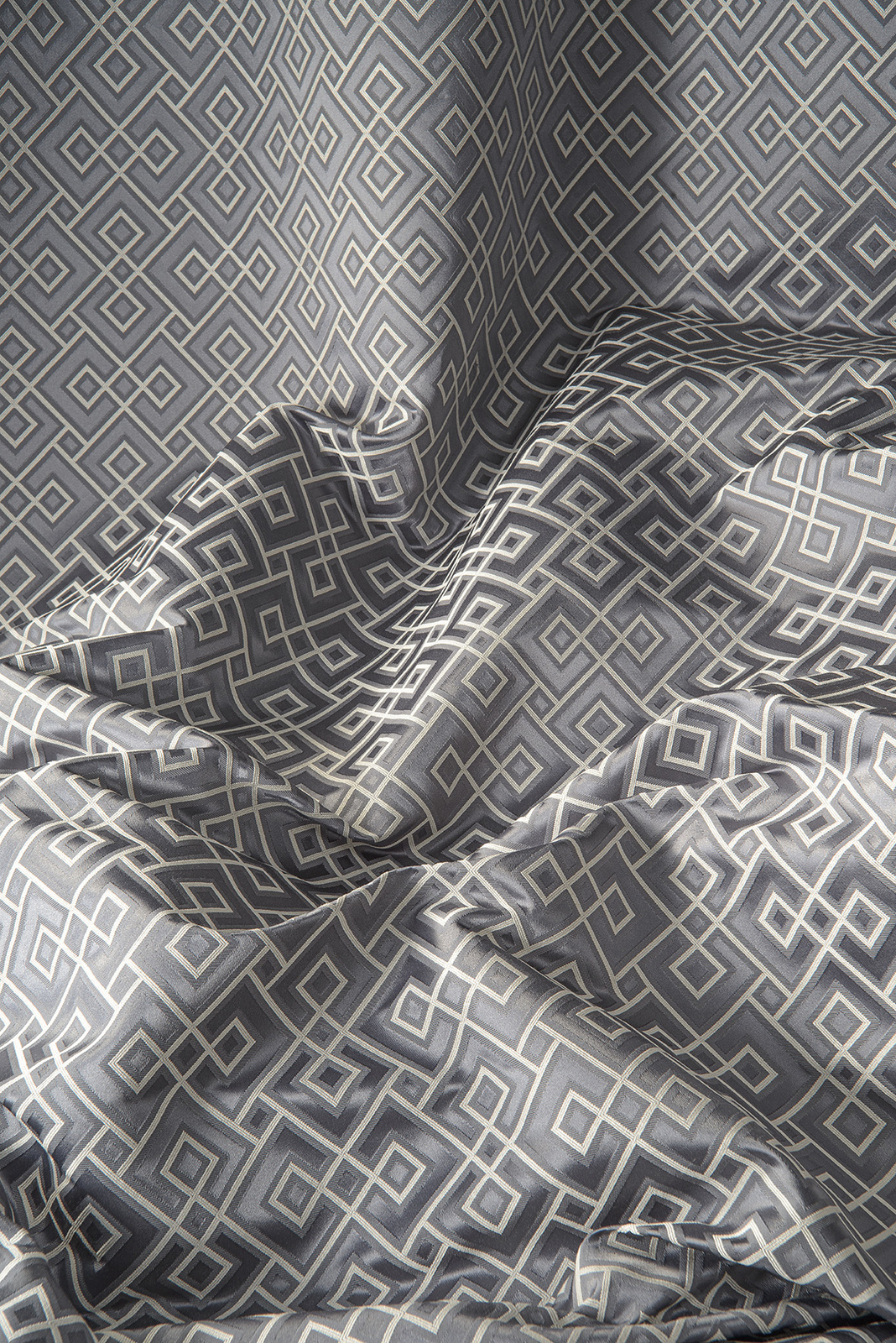 Leleu Collection Medium 1 fabric image 10AZS view 1