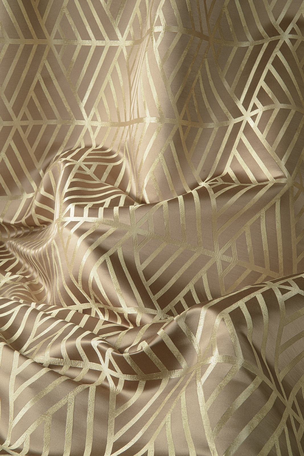 Lalique Collection Main Design fabric image 00EBG view 1
