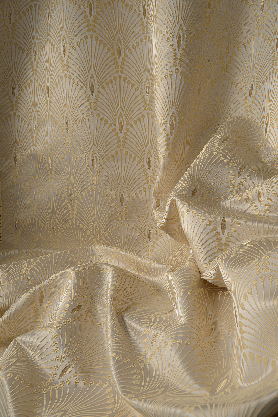 Lalique Collection Medium 1 fabric image 10AWG view 1