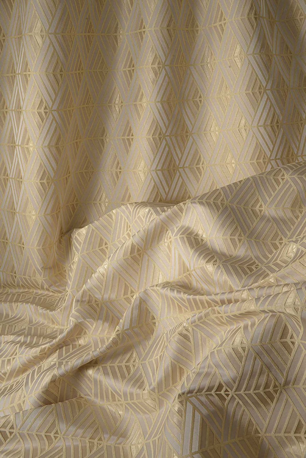 Lalique Collection Medium 2 fabric image 11AWG view 1