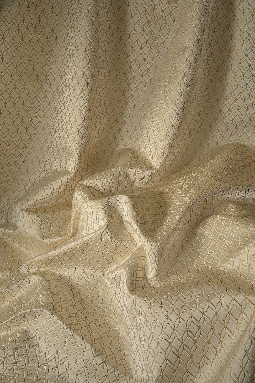 Lalique Collection Small 2 fabric image 09AWG view 1